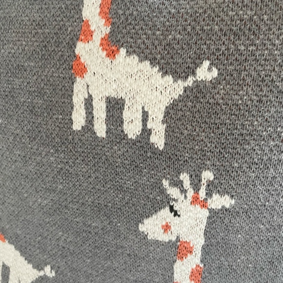 ADORABLE FROLICS KIDS COLLECTION GREY GIRAFFE PILLOW - Picture 3 of 7